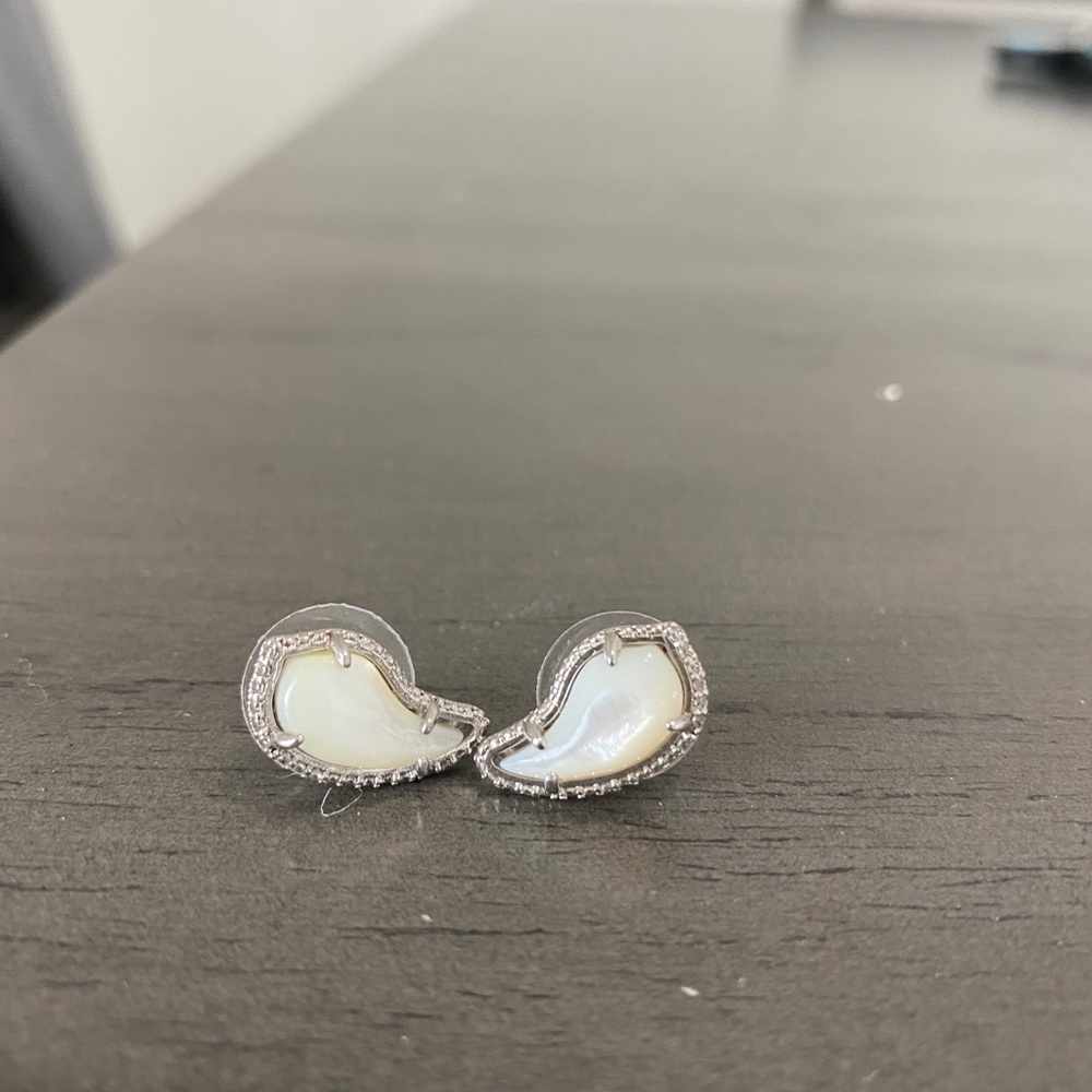 Kendra Scott Temple Silver Stud Earrings